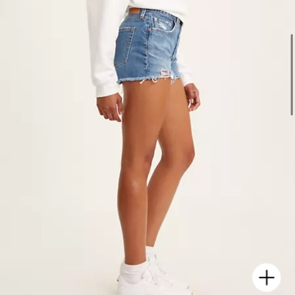 Levi’s 501 Jean Shorts - Picture 9 of 9